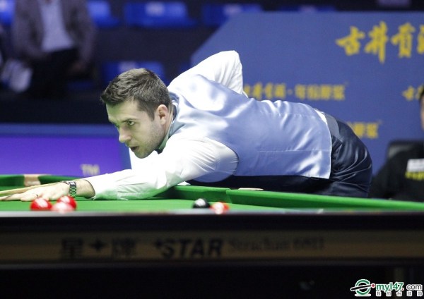 攻击性的姿 攻击性的姿