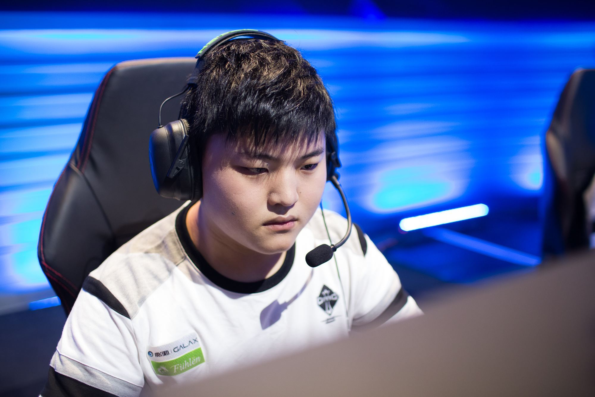 正是一种低 正是一种低